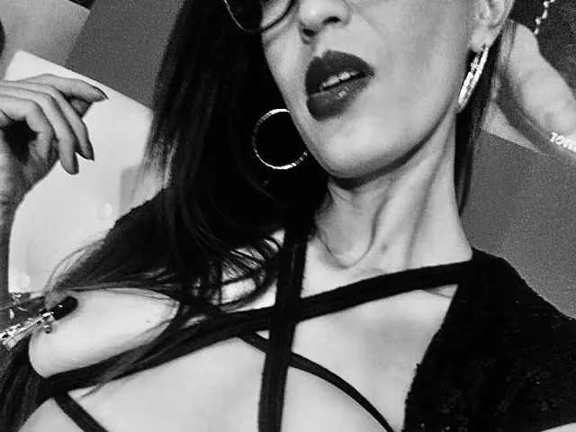 AngiePerra camgirl live amateur webcam