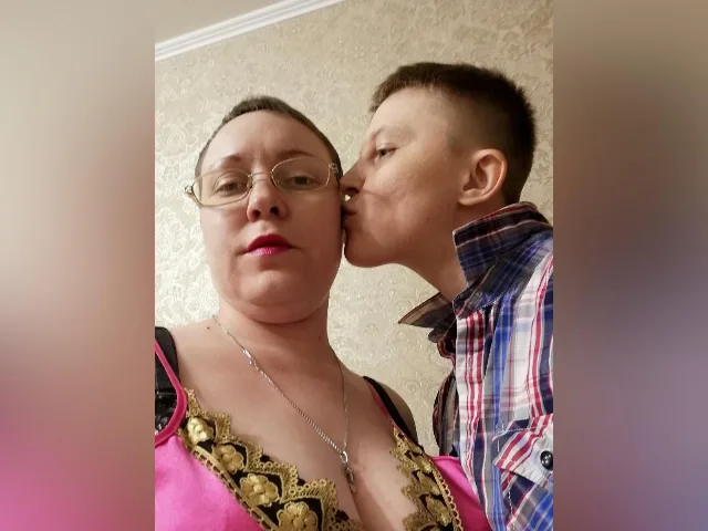 NikaAndAleks camgirl live amateur webcam