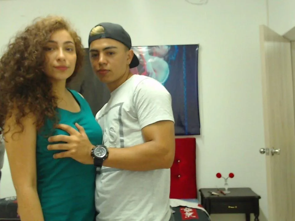 DarioYVictoria camgirl live amateur webcam