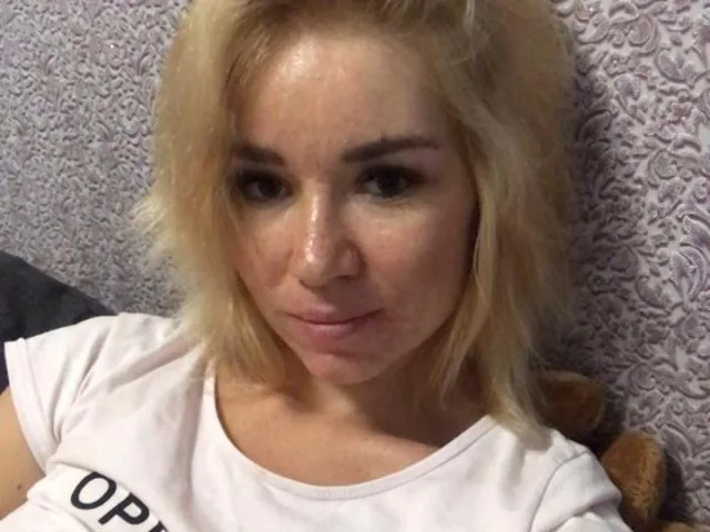MargoGaref camgirl live amateur webcam