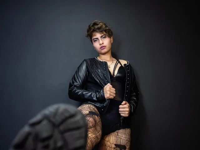 CloeKohut camgirl live amateur webcam