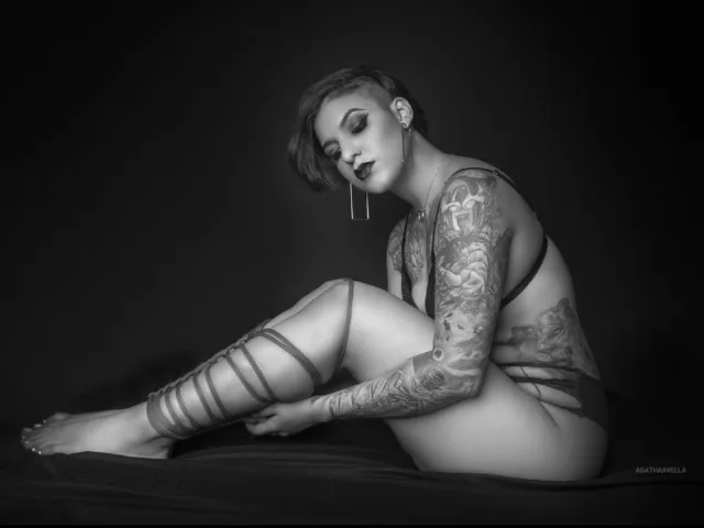 BrendaJacobs camgirl live amateur webcam