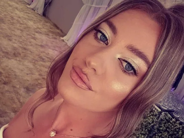 SexySelenaTS camgirl live amateur webcam