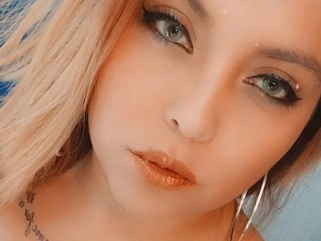 KimberlyNaughty camgirl live amateur webcam