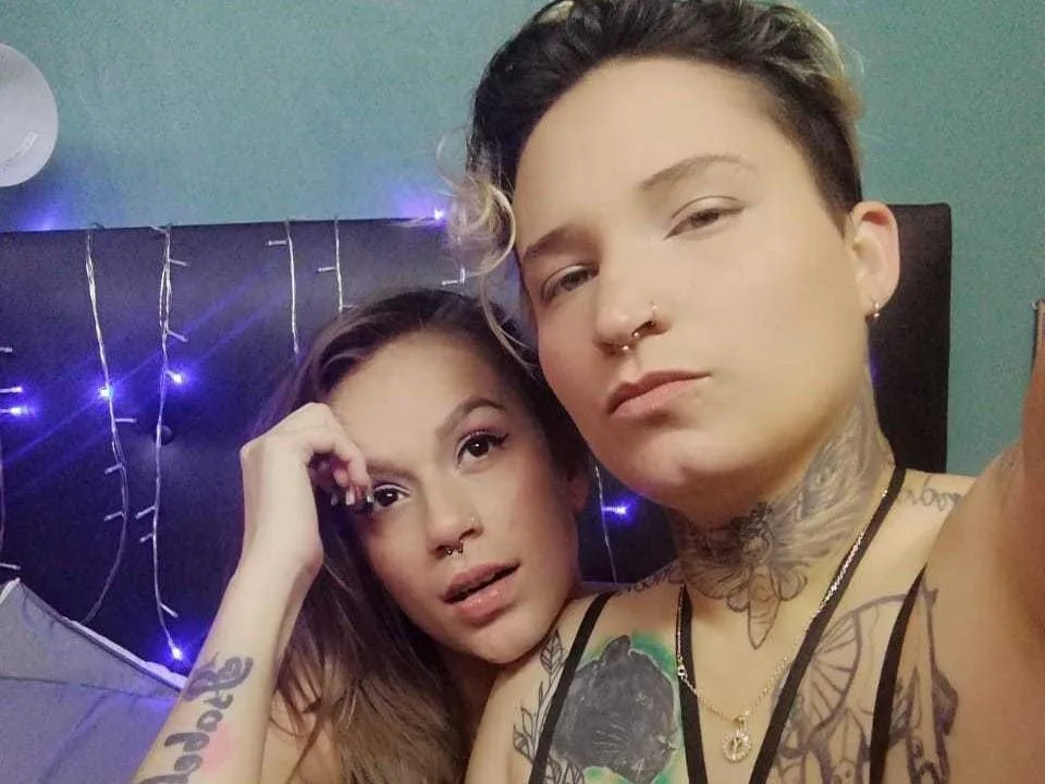 CataAndAliceHot69 camgirl live amateur webcam