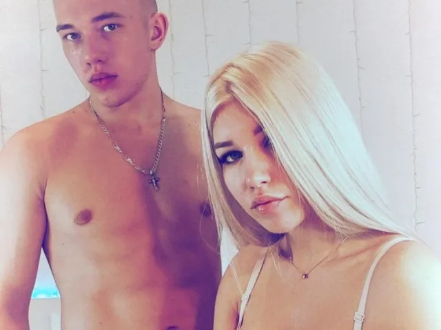 KendraTom camgirl live amateur webcam