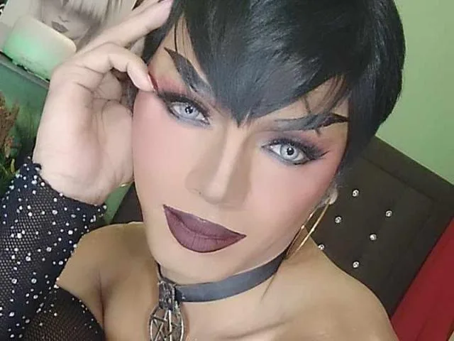 KinkiNikkiTS camgirl live amateur webcam