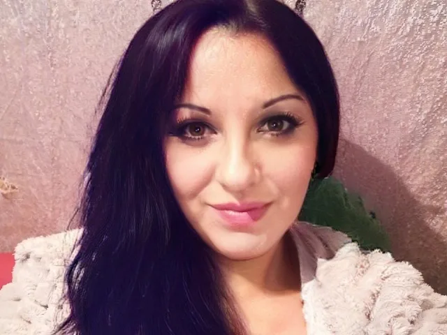 Juliyaxdream camgirl live amateur webcam