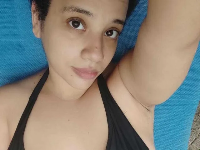 AmberChaudeX camgirl live amateur webcam
