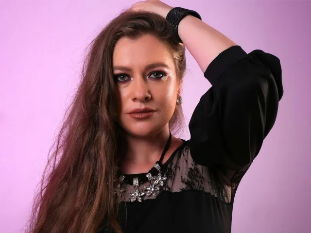 ErikaSimpson camgirl live amateur webcam