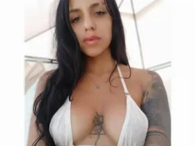 ErotiicAlexa camgirl live amateur webcam