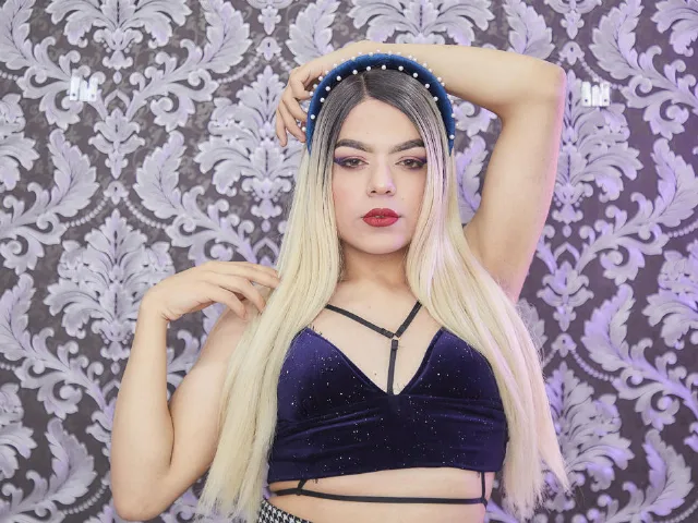 NicoletteTaylor camgirl live amateur webcam
