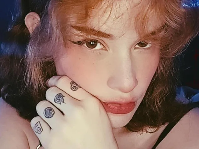 DanaStone camgirl live amateur webcam