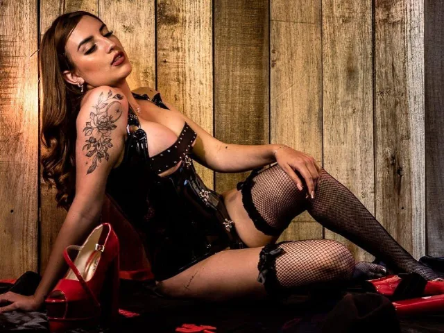 ChristineMasseri camgirl live amateur webcam