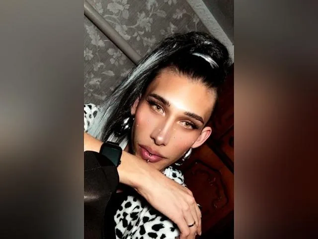 DragXqueen camgirl live amateur webcam