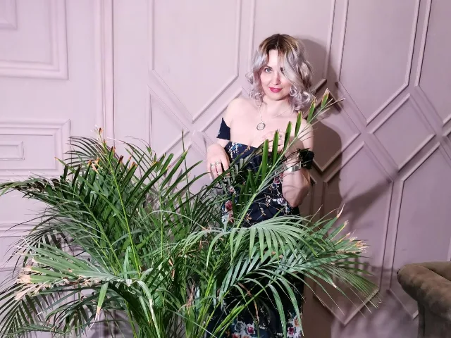 KateAttraction camgirl live amateur webcam