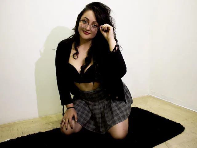 AlondraPark camgirl live amateur webcam