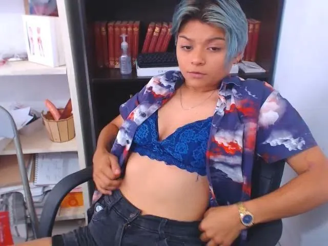 LoreSmith camgirl live amateur webcam