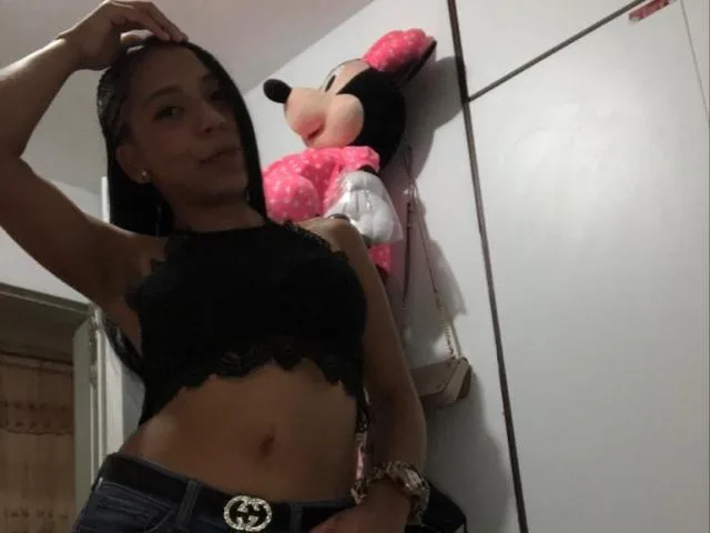 EmmaCathrin camgirl live amateur webcam