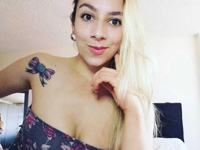 BellisiMabe camgirl live amateur webcam