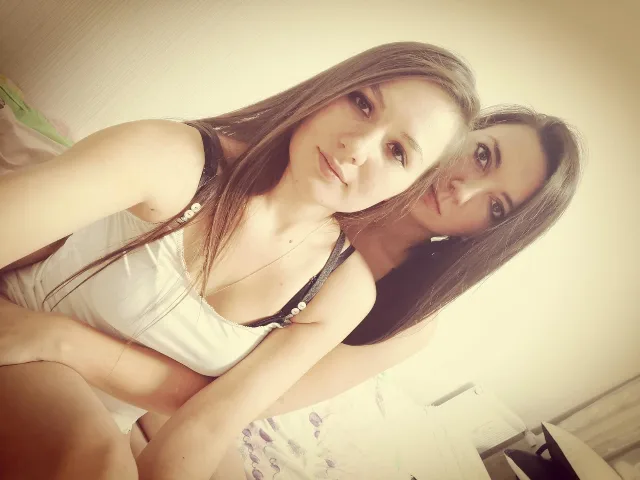 AnnyAndAmmy camgirl live amateur webcam