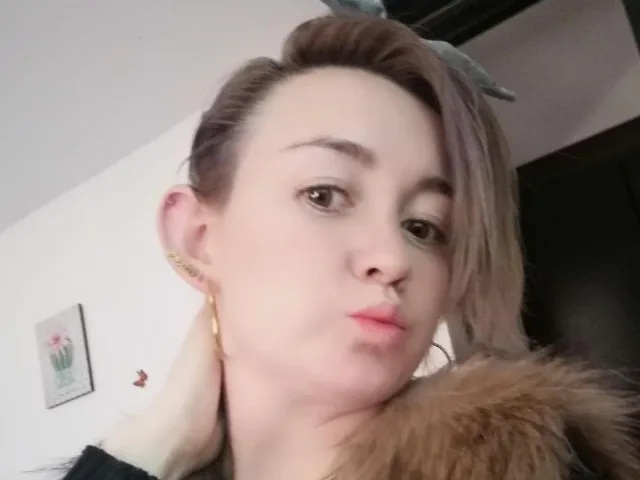 SweetAlisson69 camgirl live amateur webcam