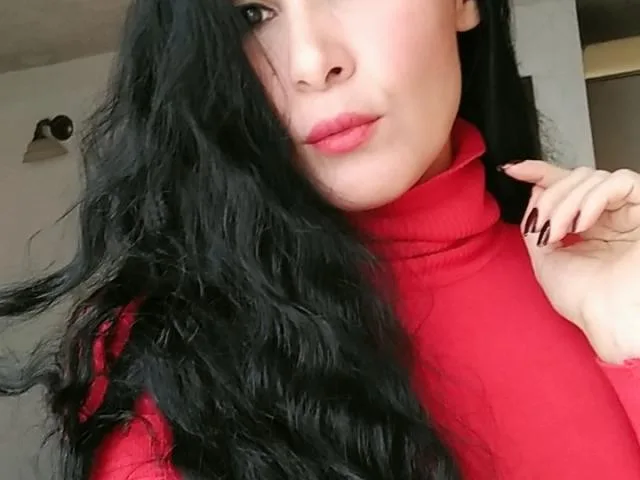 LucyAndrade camgirl live amateur webcam