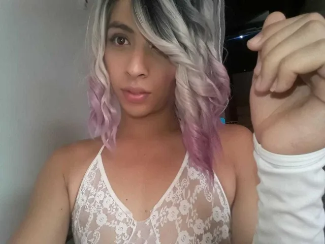 MeganNaughty camgirl live amateur webcam