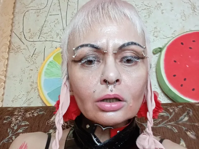 Icecandyshokolade camgirl live amateur webcam