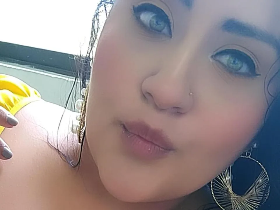 ParisLuna camgirl live amateur webcam