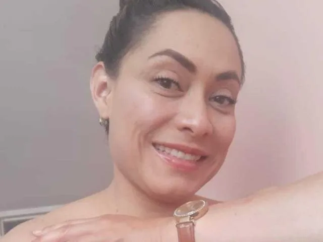 CharloteMiller camgirl live amateur webcam