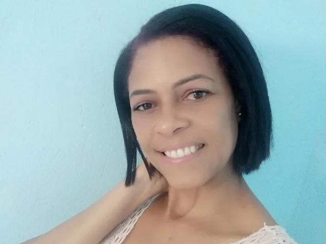 ErikaSpmt camgirl live amateur webcam