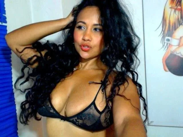 AlexaAniston69 camgirl live amateur webcam