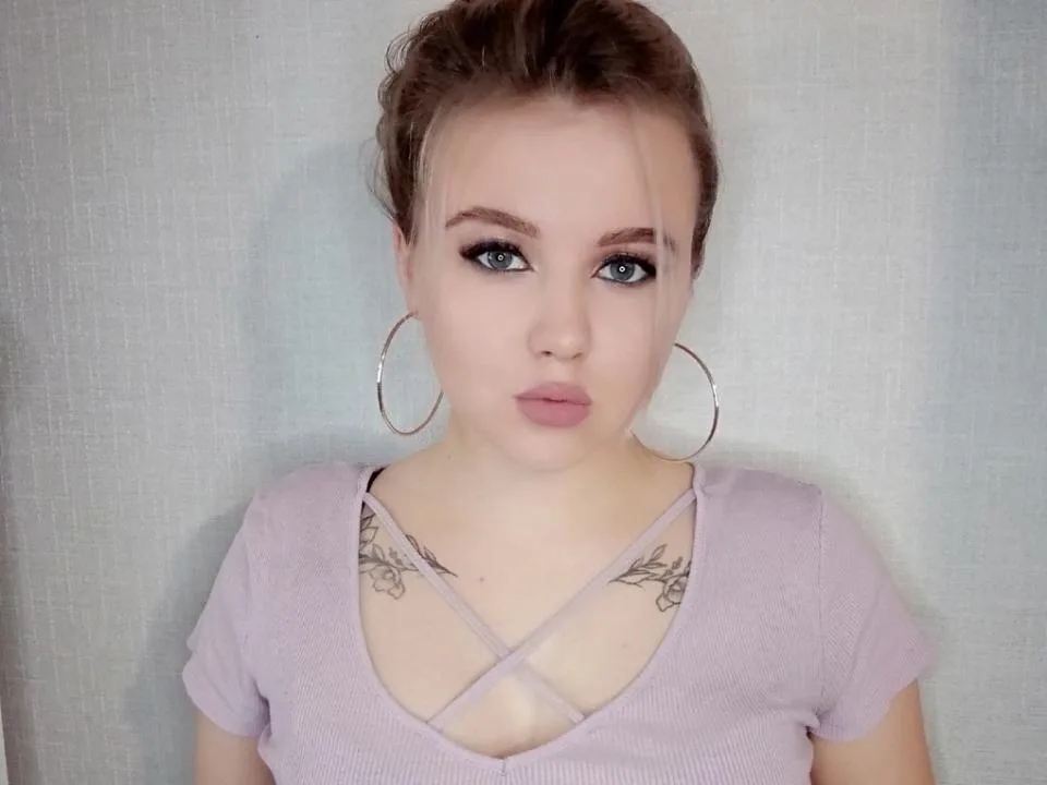 SylviaLaRose camgirl live amateur webcam