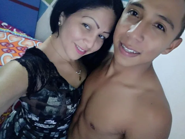 CoupleMatureandboy camgirl live amateur webcam