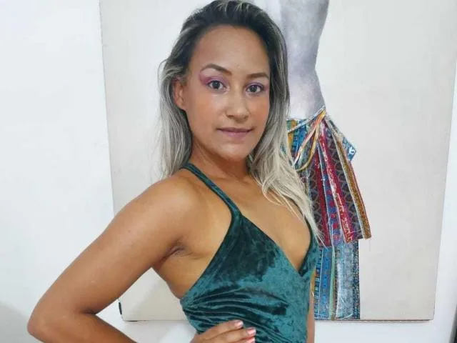 MeganBabe camgirl live amateur webcam