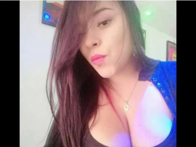 DanaJames camgirl live amateur webcam