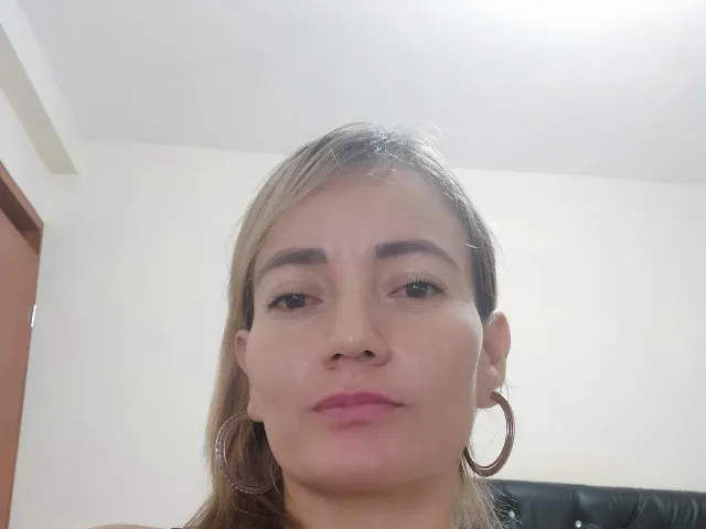 MimiamMabelle camgirl live amateur webcam