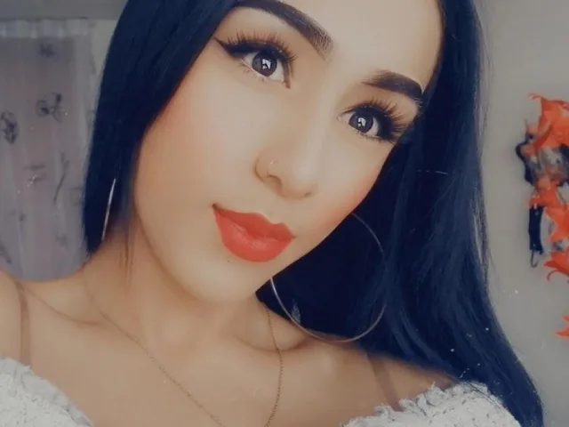 LailaMadissonn camgirl live amateur webcam