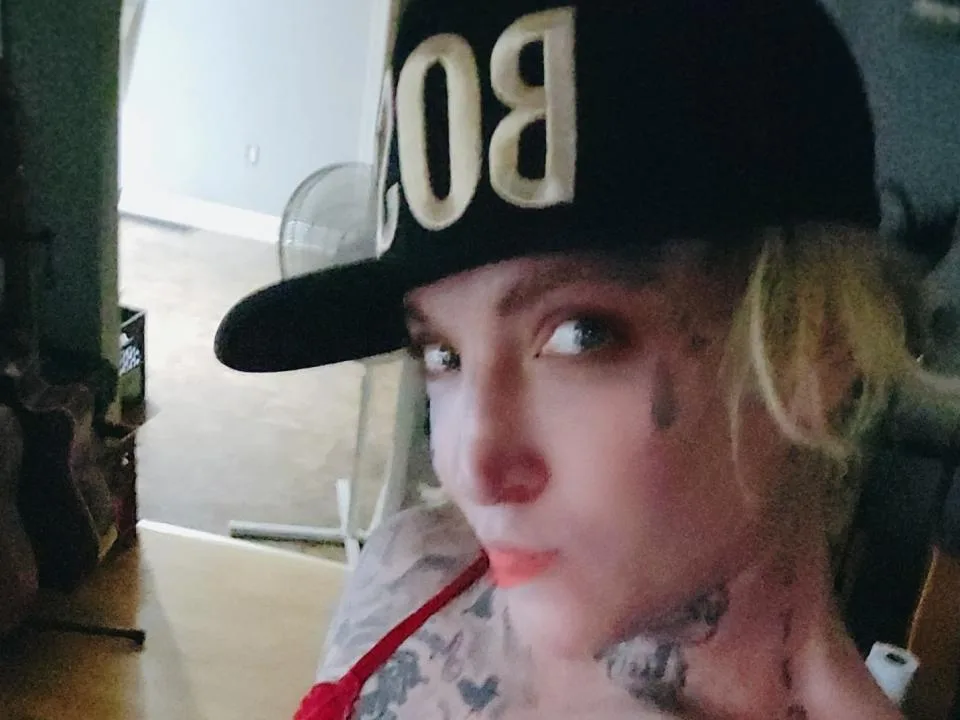 Madelinej camgirl live amateur webcam