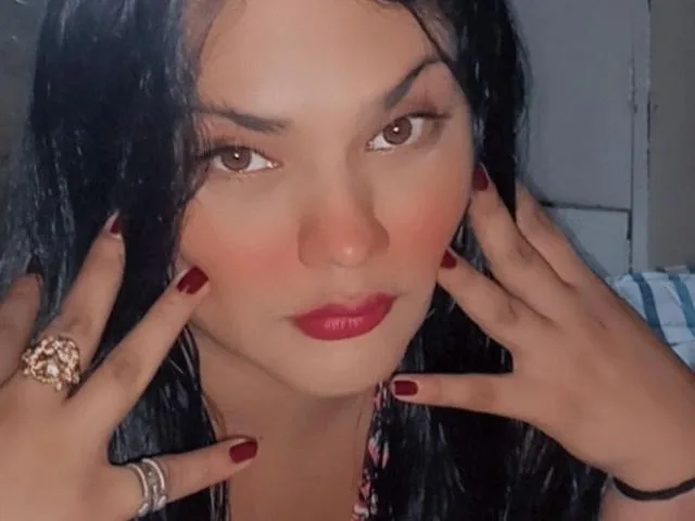 ElectraHornyHot camgirl live amateur webcam