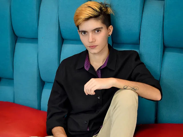 AronRox69 camgirl live amateur webcam