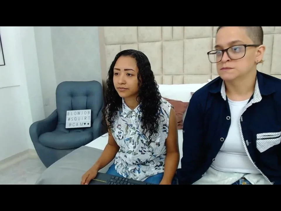 AneAndLeia camgirl live amateur webcam
