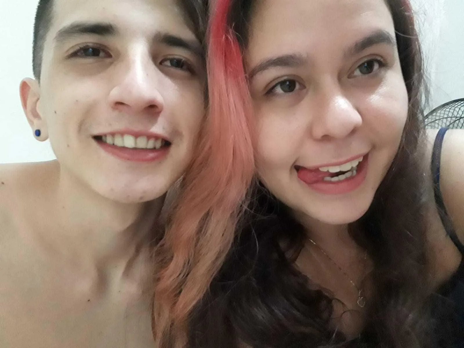 AmazingCoupleDuo camgirl live amateur webcam