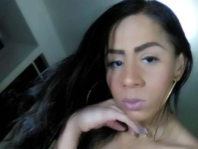 SandyBrinch camgirl live amateur webcam