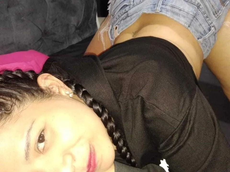 MadelynModlatin camgirl live amateur webcam