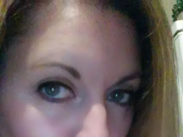 FrenchyLea camgirl live amateur webcam
