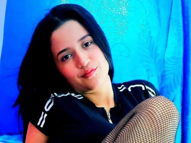 BarkyHoty camgirl live amateur webcam