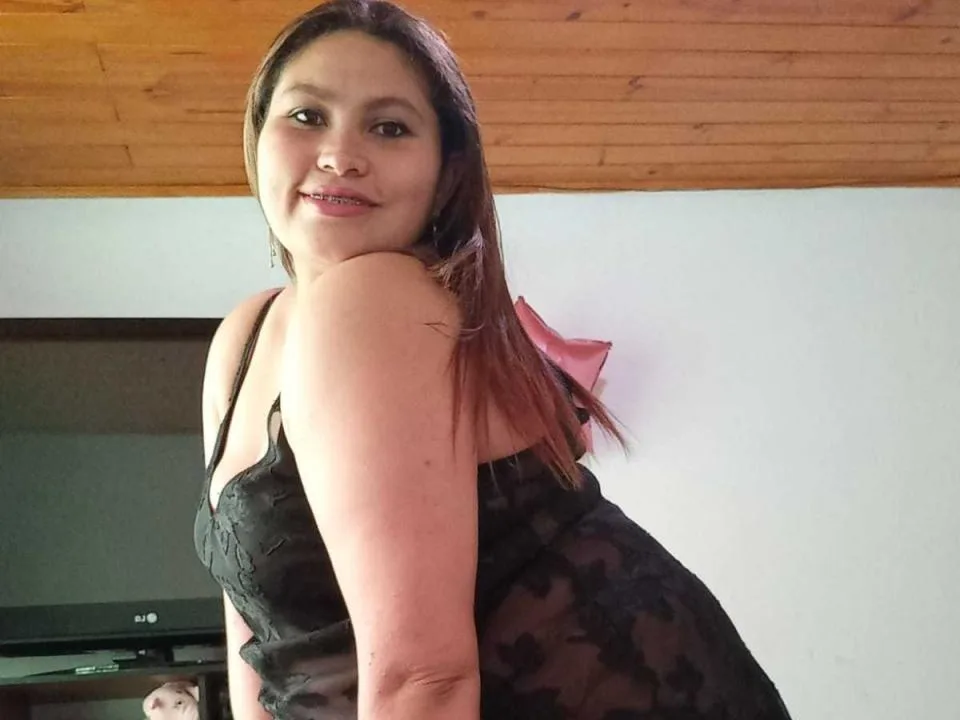 DannaSensuaLove camgirl live amateur webcam