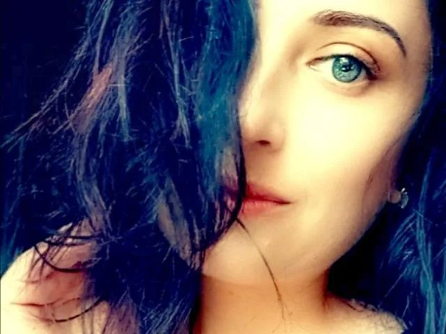 MilanaFlower camgirl live amateur webcam